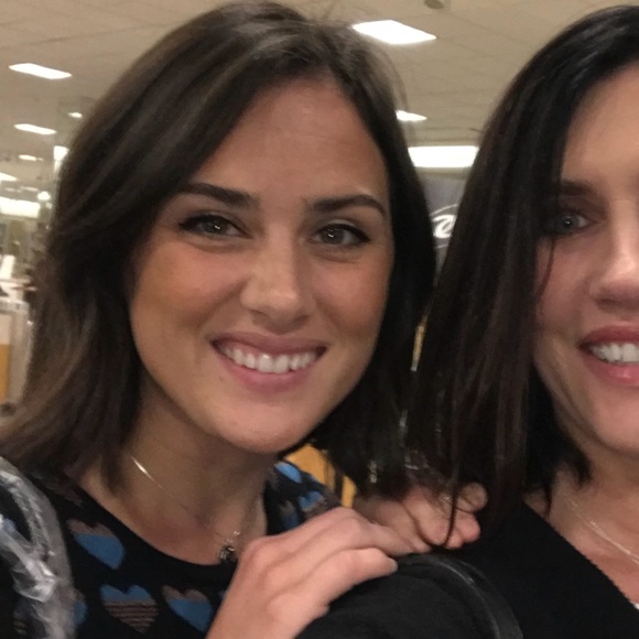 Meet your Posher, Karen - Picture 1 of 1